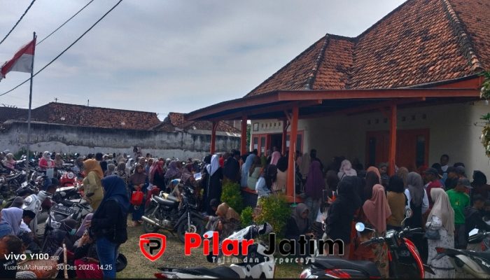 Masyarakat se-Kecamatan Arjasa Antusias Terima Bantuan BLT Kesra Tahap II di Kantor Pos Arjasa
