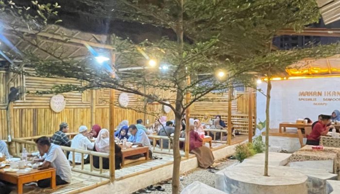 Hangatkan Kebersamaan Ramadan, Warung Makan Ikan Sumenep Jadi Pilihan Buka Puasa Bersama