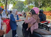 Semarak Ramadan 1446 H, Perhutani dan IIK KPH Nganjuk Gelar Aksi Sosial Berbagi Takjil