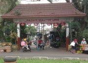 PUNGLI BERKEDOK RETRIBUSI PARKIR,!!! PASAR MADYOPURO DISOROT : UANG RETRIBUSI DIPUNGUT, KEAMANAN DIABAIKAN