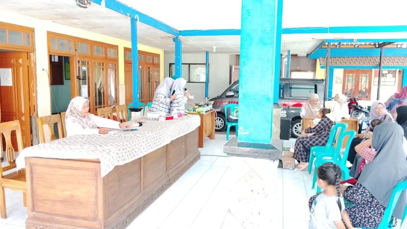 Dapur DASHAT Desa Kademangan Perkuat Upaya Pencegahan Stunting Melalui Edukasi Gizi dan Kesehatan