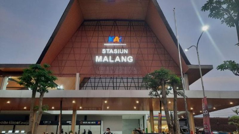 Di Balik Ramainya Penumpang Kereta Api Saat Libur Sekolah dan kenaikan tarif hingga 24% Publik Menanti Bukti Kualitas Layanan KAI