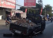 Pick Up Angkut Puing Jadi Sorotan: Dishub Diminta Cek Kelayakan Kendaraan di Jalan Raya Tumpang