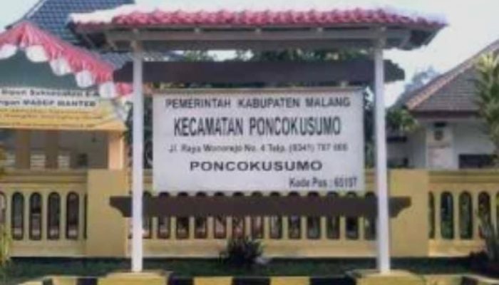 Tamparan bagi Pelayanan Publik! Oknum Kecamatan Poncokusumo Bakal Diadukan ke Dinas Terkait