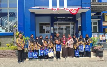 Omzet Tembus 100 Juta Per Bulan, DT Mart SMAN 1 Tumpang Kabupaten Malang Dikunjungi SMAN 2 Kebumen Jawa Tengah