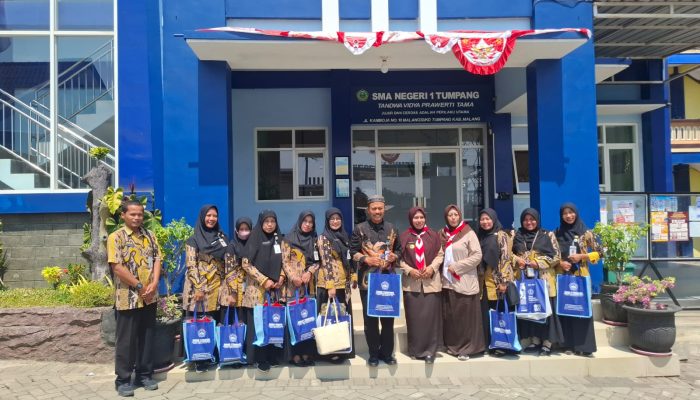 Omzet Tembus 100 Juta Per Bulan, DT Mart SMAN 1 Tumpang Kabupaten Malang Dikunjungi SMAN 2 Kebumen Jawa Tengah