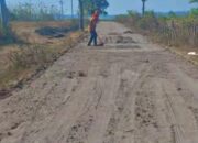 Proyek Siluman Pengerasan Jalan Pajenangger 900 Meter Disorot: Tanpa Papan Informasi, Material Pasir Pantai Dipertanyakan