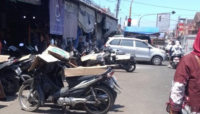 Bobroknya Pengelolaan Pasar Wajak: Praktek Parkir Bodong Menjamur, Bukti Nyata Kebocoran PAD Kabupaten Malang!