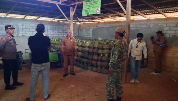 Forkopimka Arjasa Bergerak Cepat, Sidak Pangkalan LPG 3 Kg untuk Jaga Kebutuhan Warga